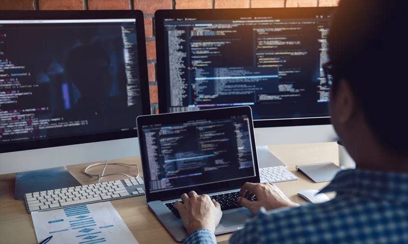 数据科学选型:R与Python如何赋能莘县网站建设?